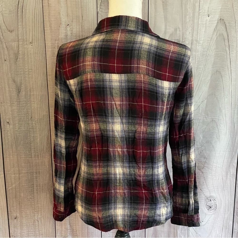 ✅HOST Pick✅ Rue 21 Button Down Shirt, Medium - Picture 3 of 9